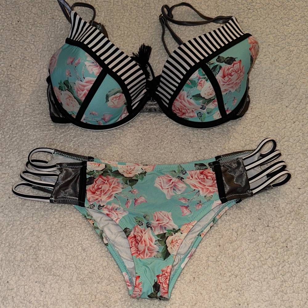 Kuleana Mahalo Roses Floral/ Striped Underwired Bikini size l